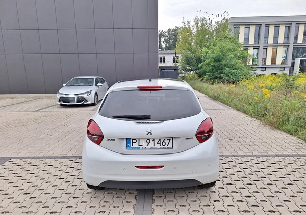 Peugeot 208 cena 36000 przebieg: 140000, rok produkcji 2016 z Leszno małe 137